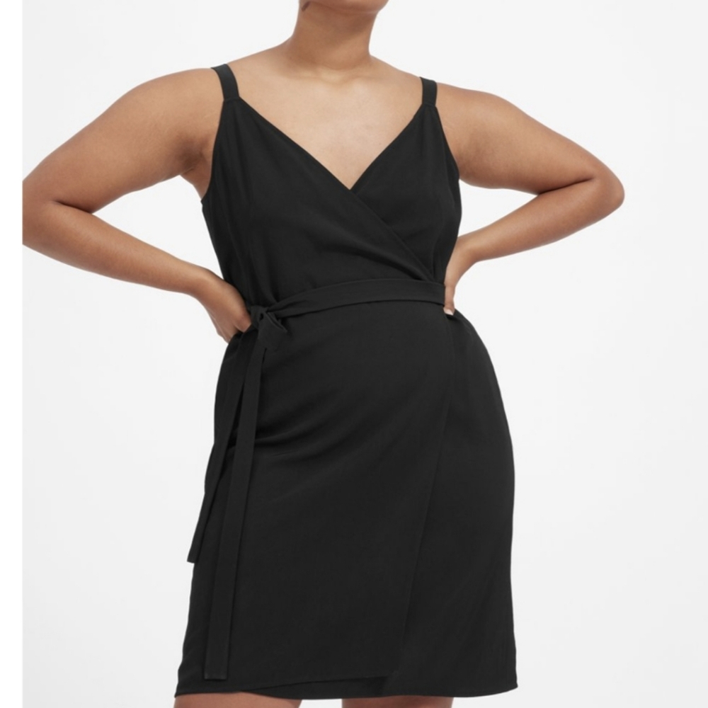 Everlane Black Mini Feminine & Elegant Special Occasion V-Neck Wrap Dress SZ 0